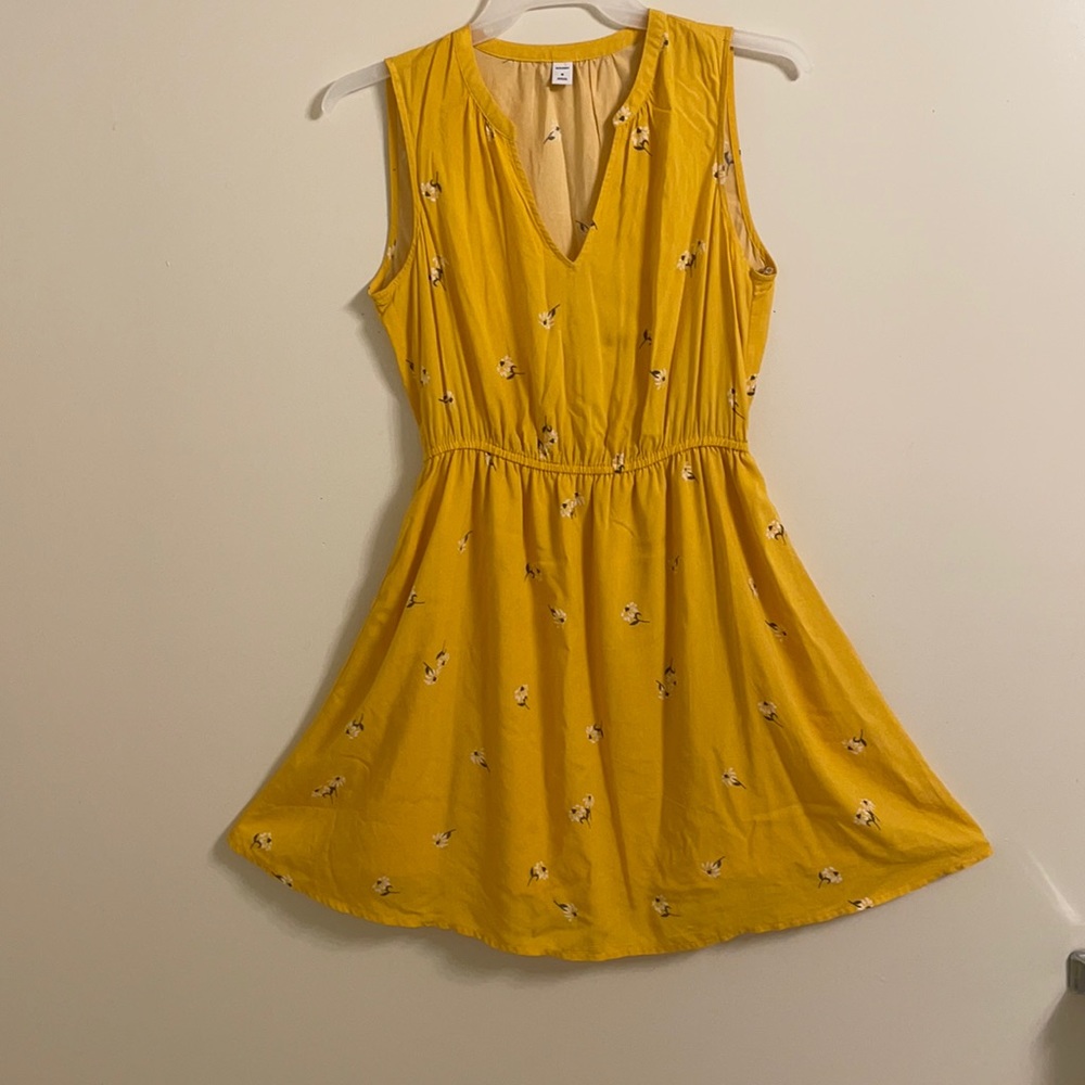 Summer sleevless knee length dress